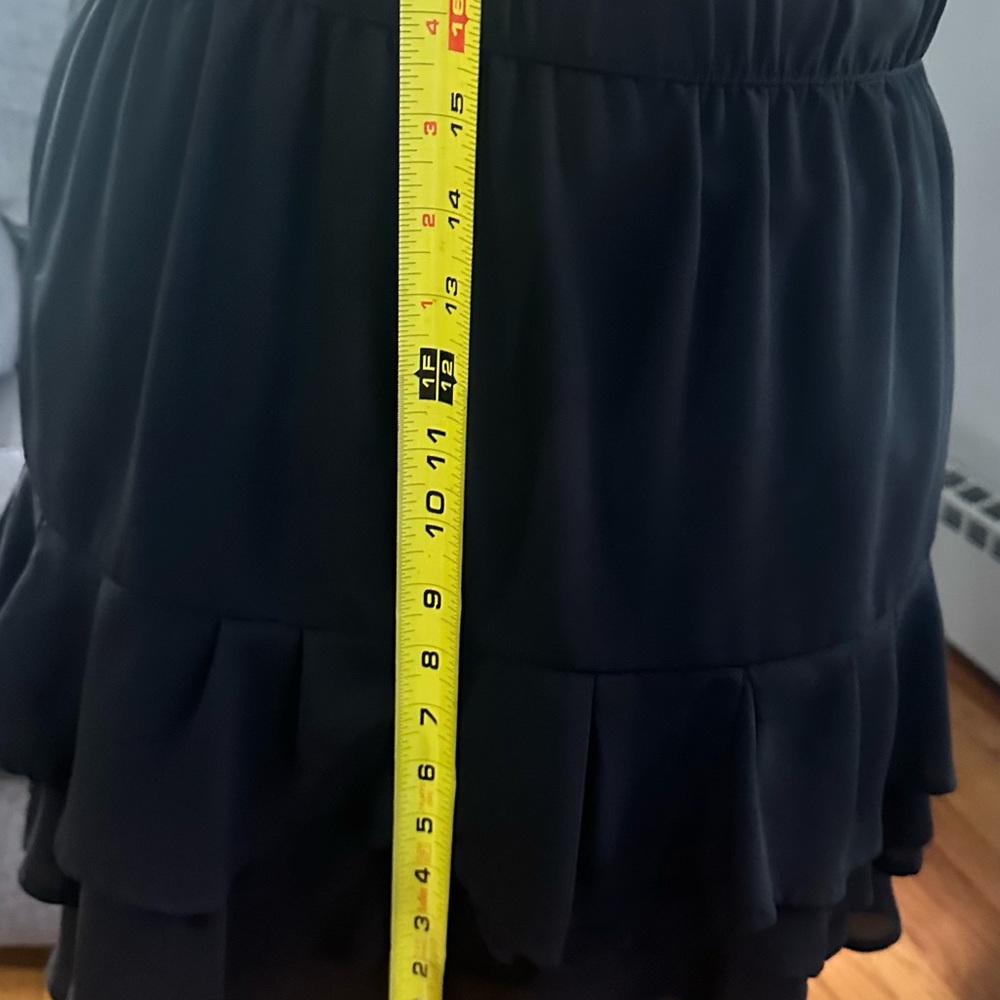 Last chance sale! 
Banana Republic Black Skirt SZ 12 - Picture 3 of 5